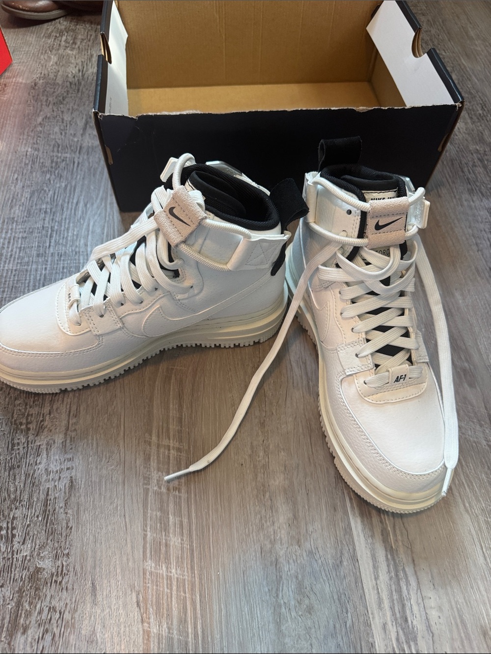Nike White High-Top AF-1 Sneakers W AF1 HI UT 2.0